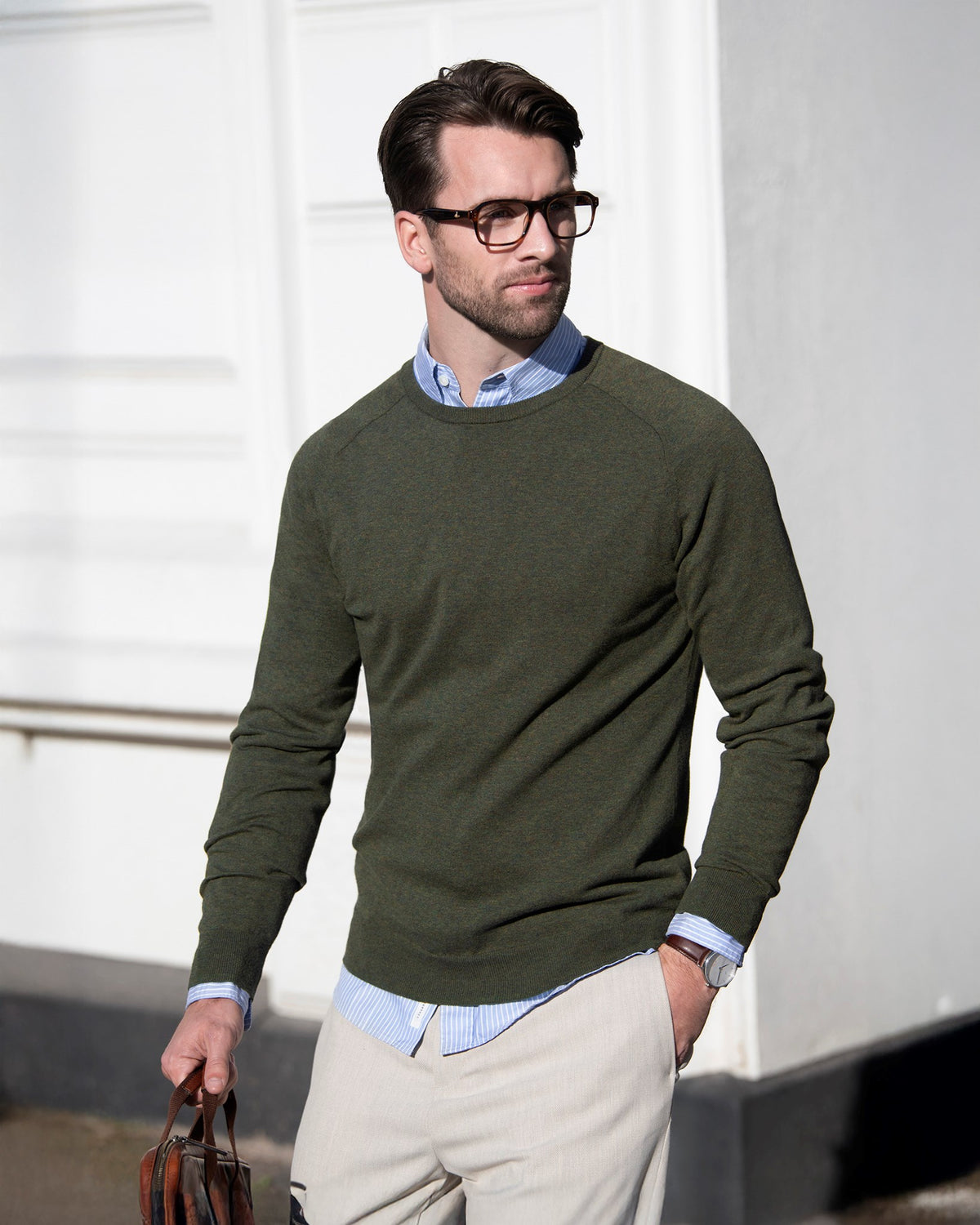 Brighton O Neck Men Olive SS26 Modelimage (1)