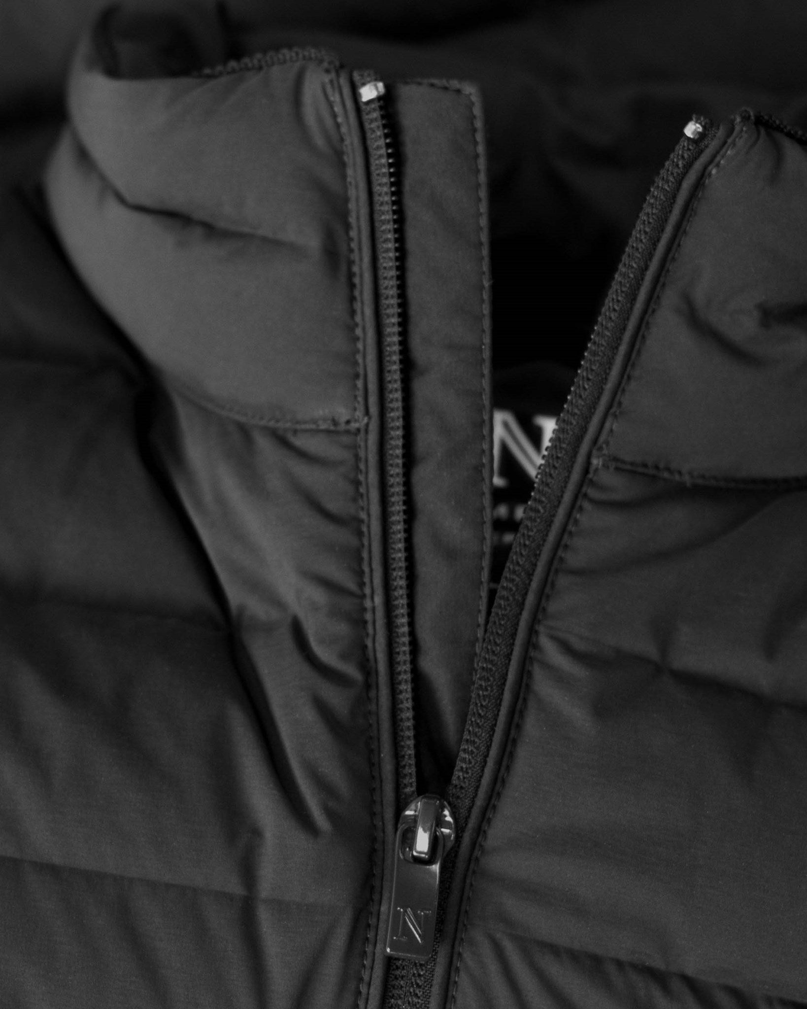 Avalon Vest Men Black Closeup 1