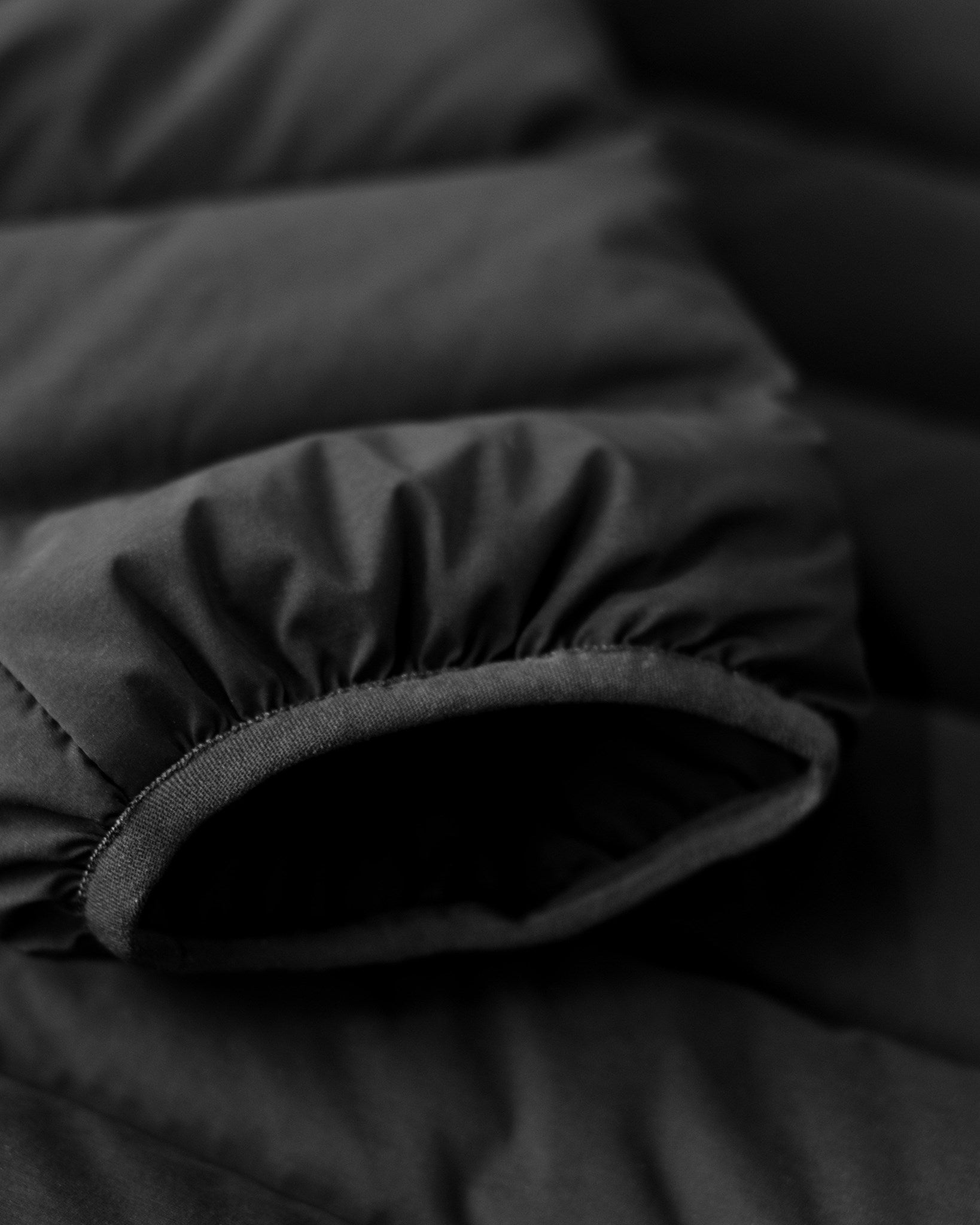 Avalon Men Black Closeup 3