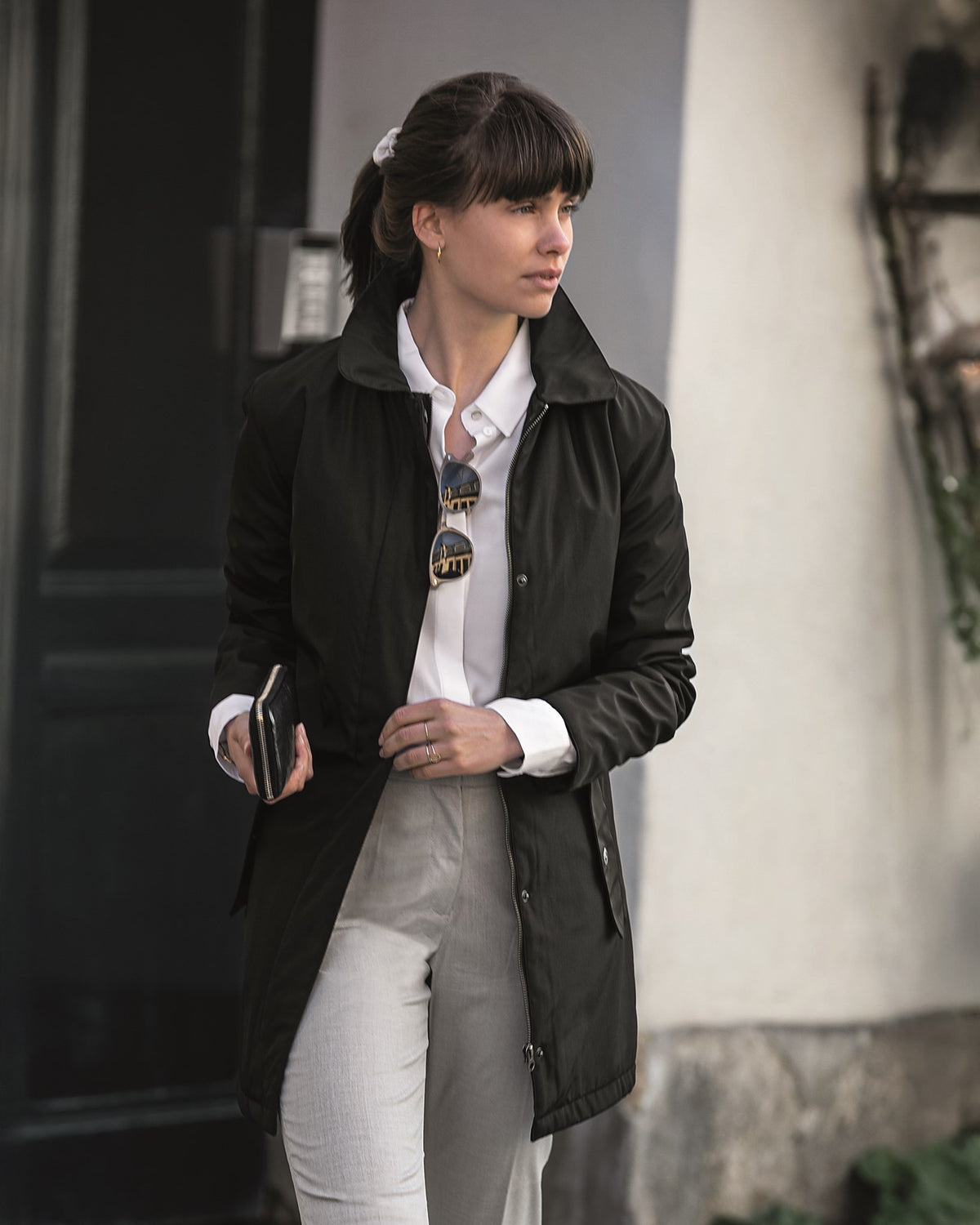 Bellington Women Black SS19 Modelimage