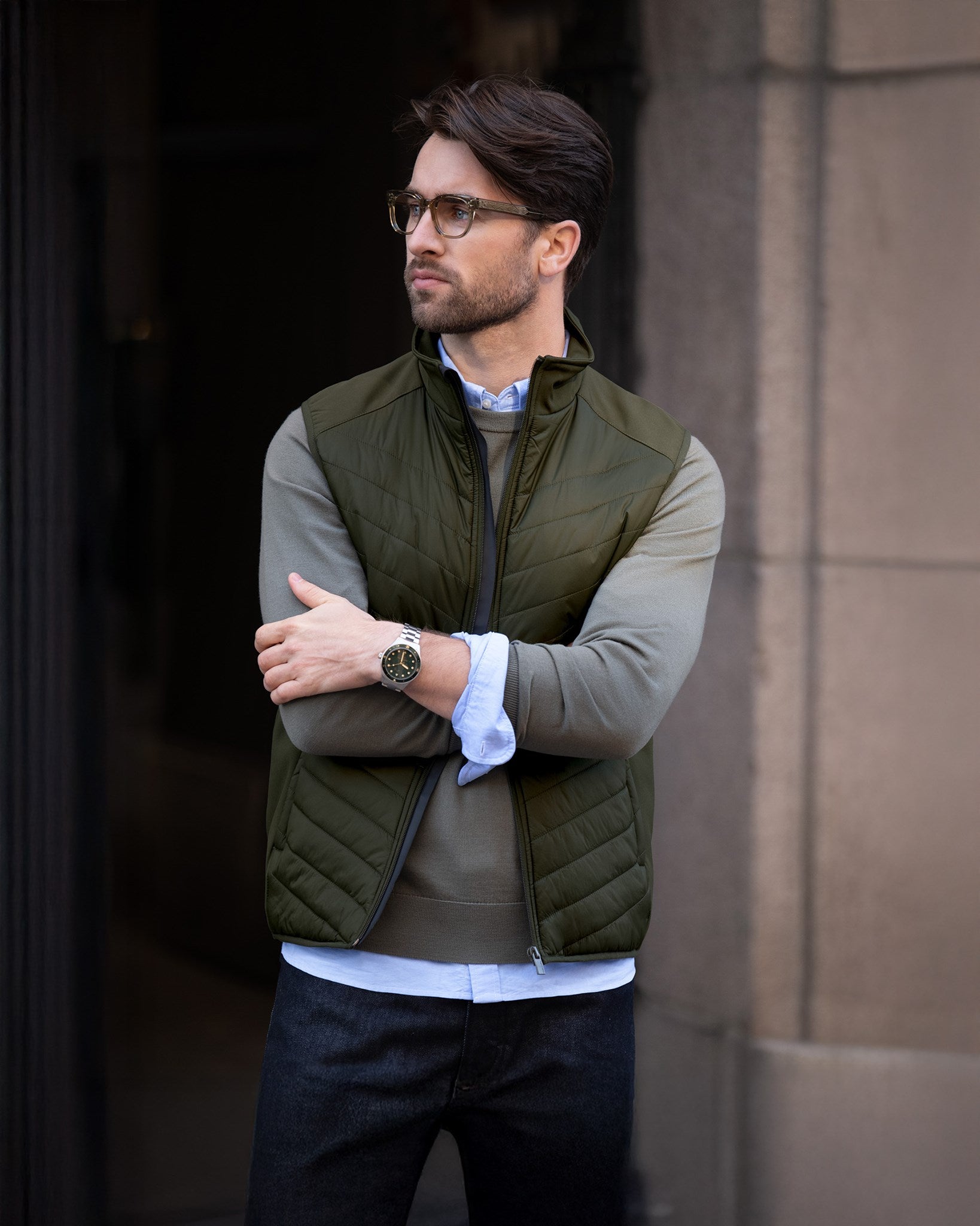 Benton Men Olive SS25 Modelimage