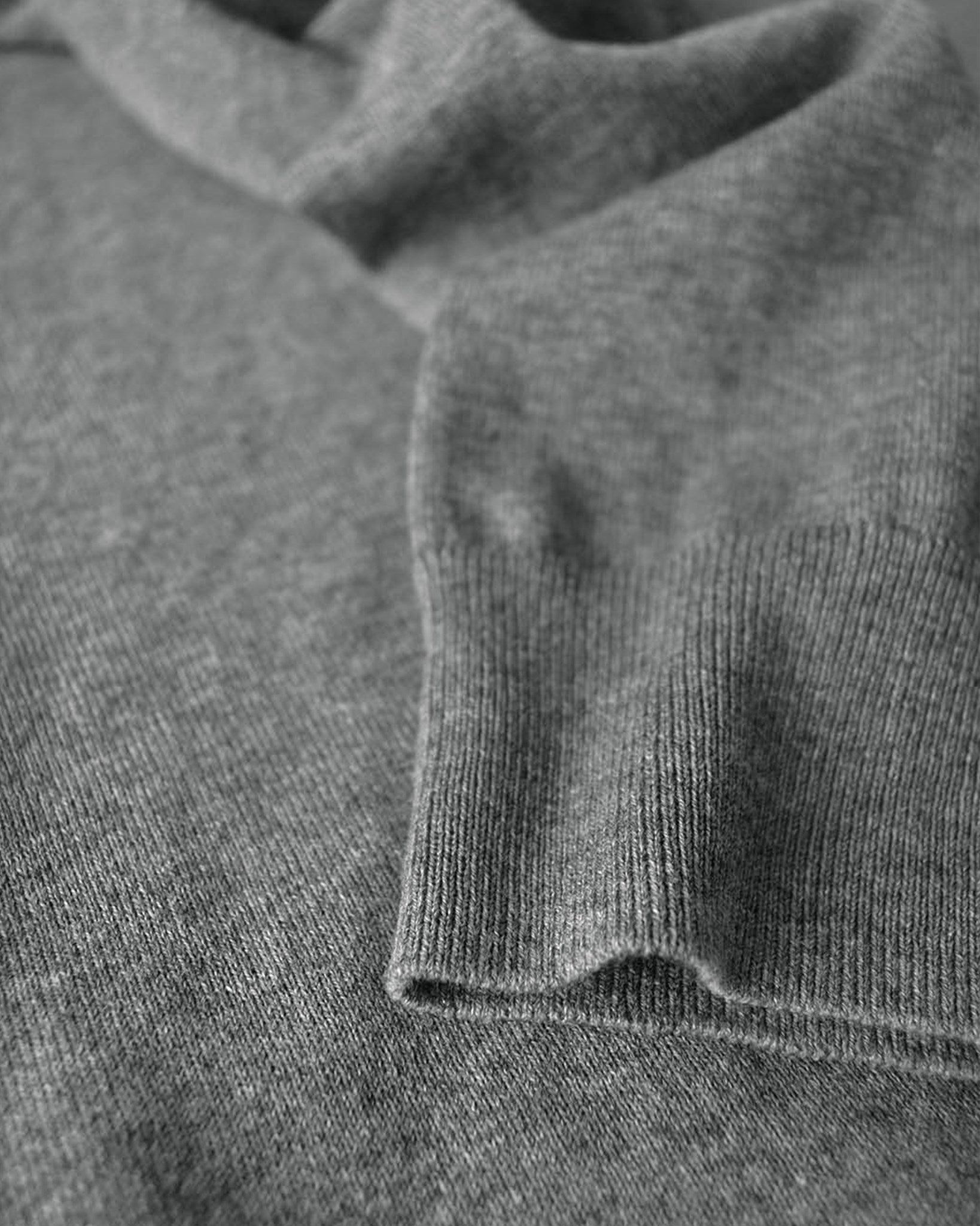 Brighton V Neck Men Grey Melange Closeup 3