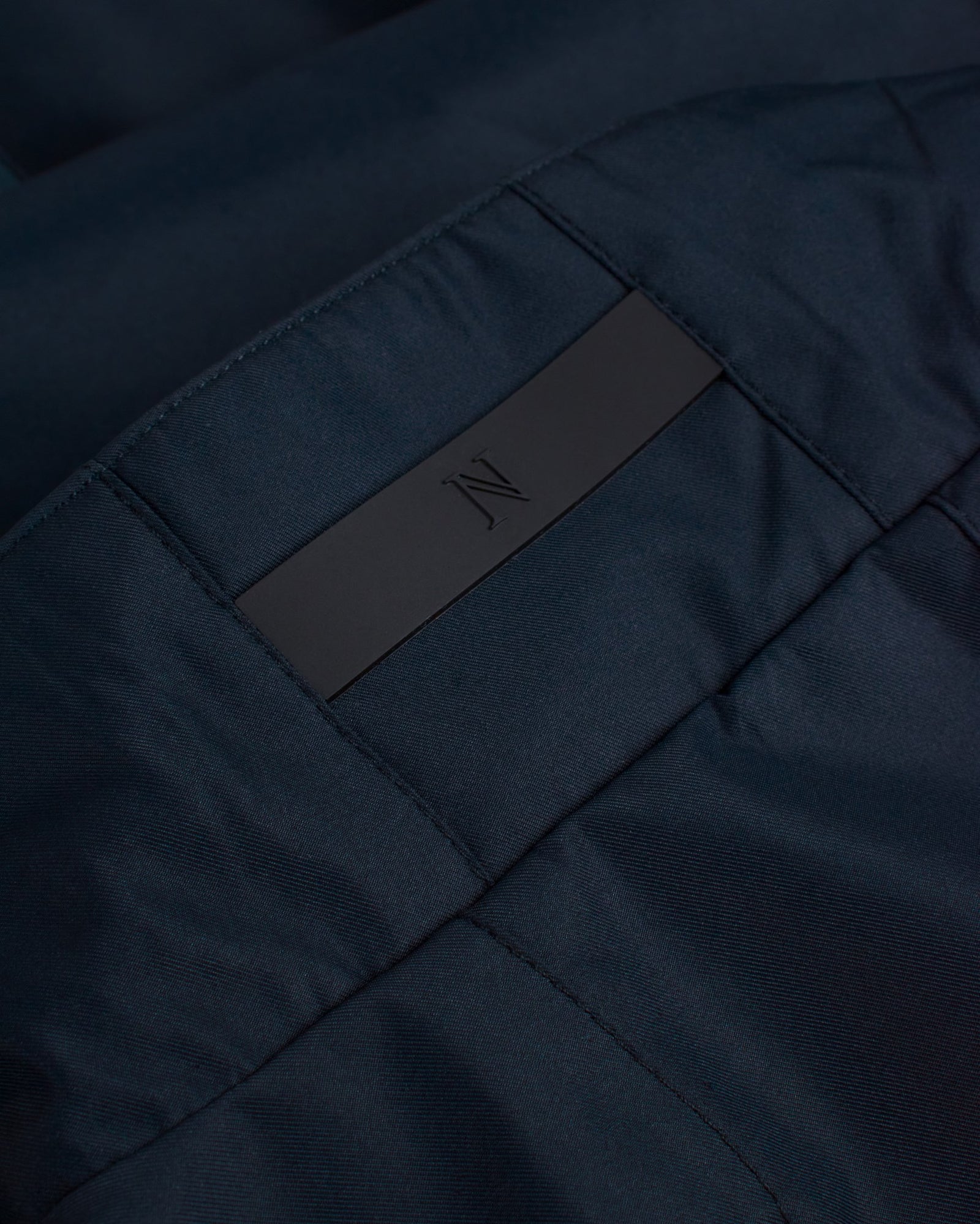 Davenport Women Navy Back