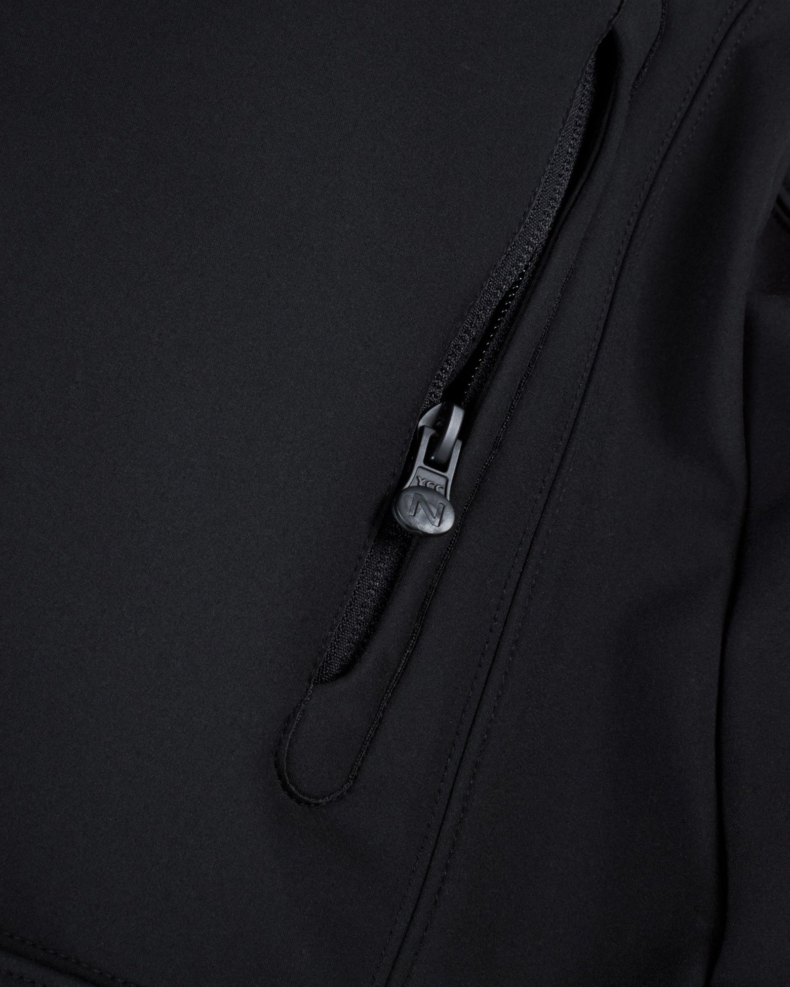 Duxbury Woman Black Back