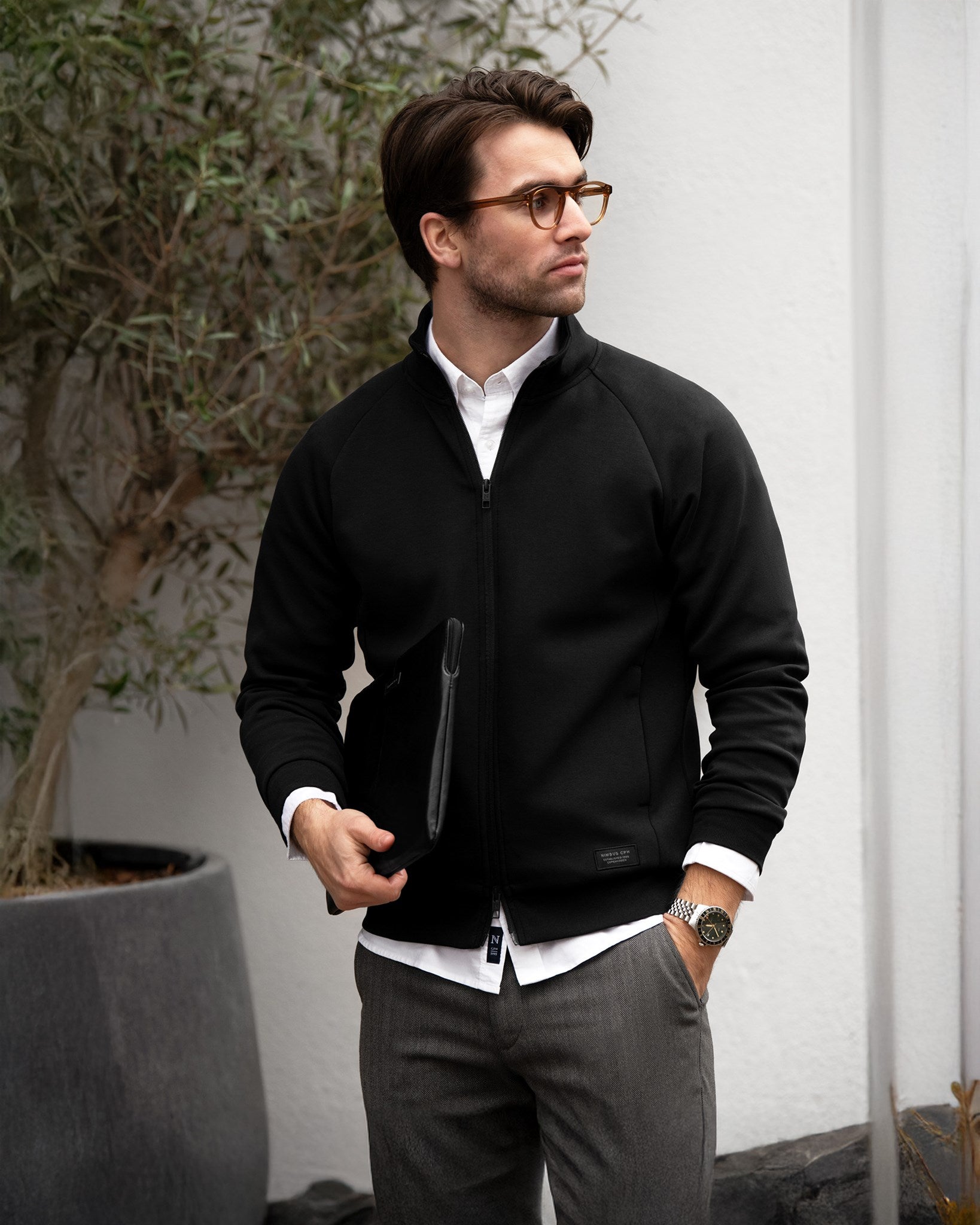 Eaton Men Black SS24 Modelimage