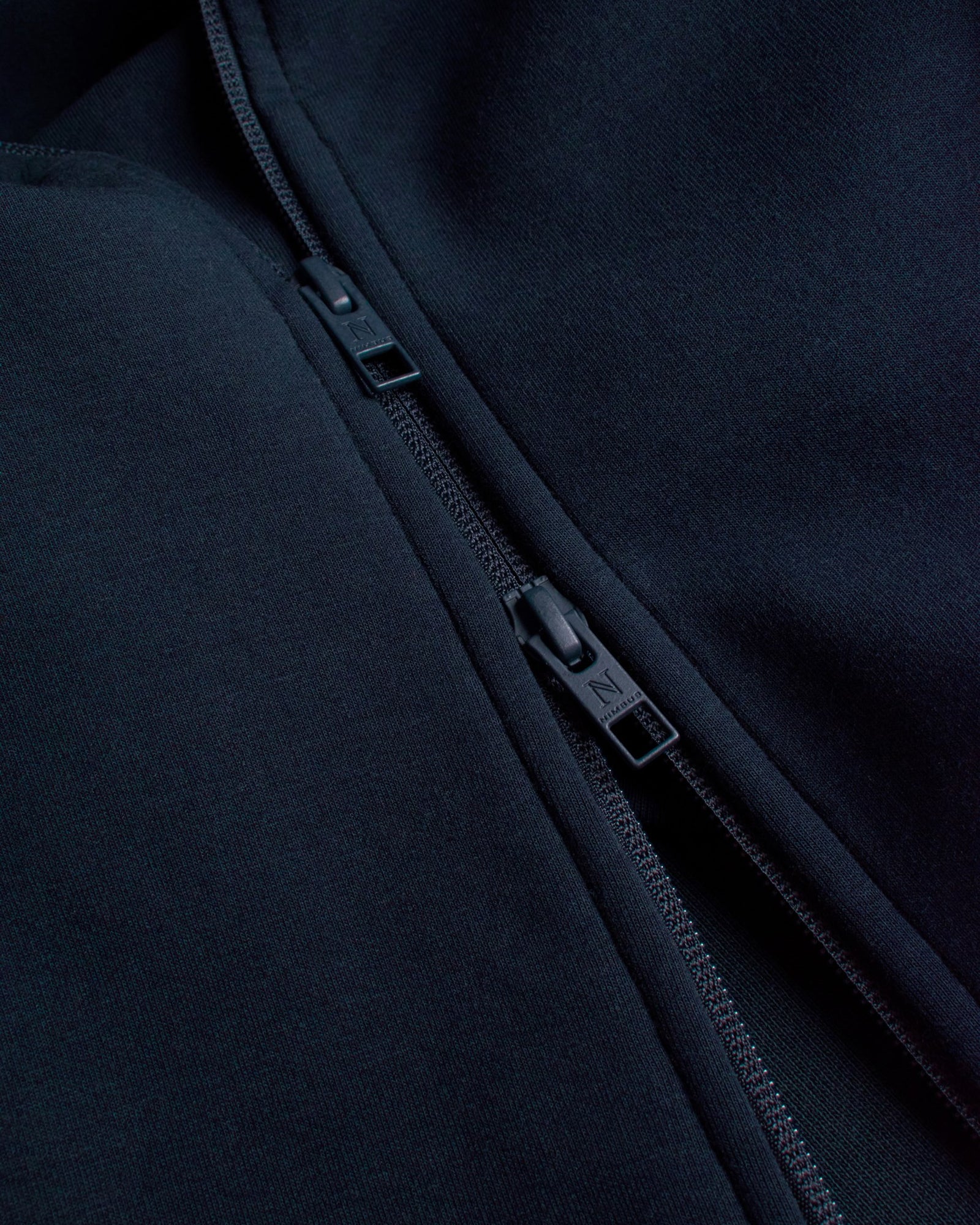 Eaton Women Navy Back