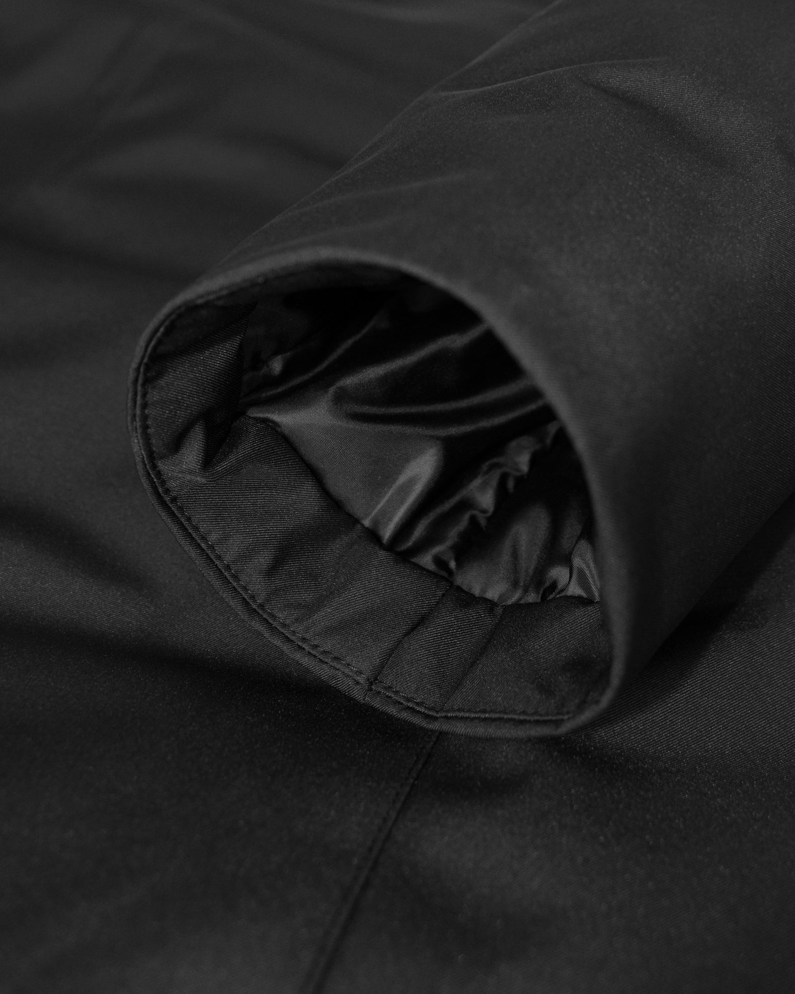 Folcroft Woman Black Back