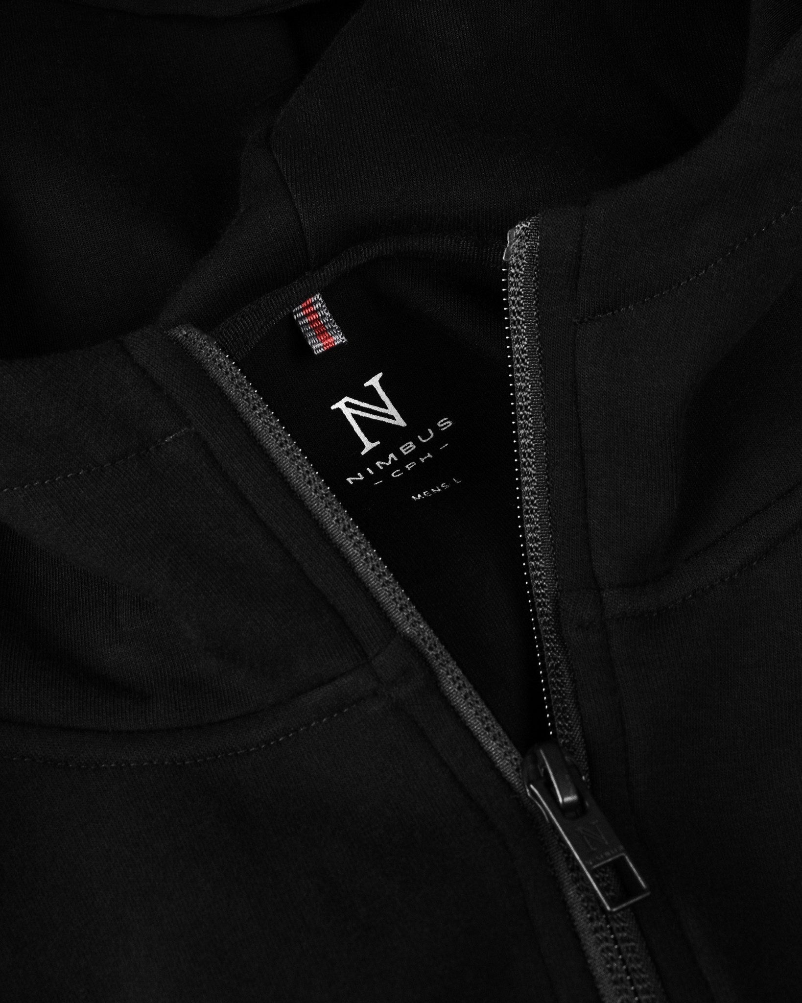 Hampton Men Black Closeup 1