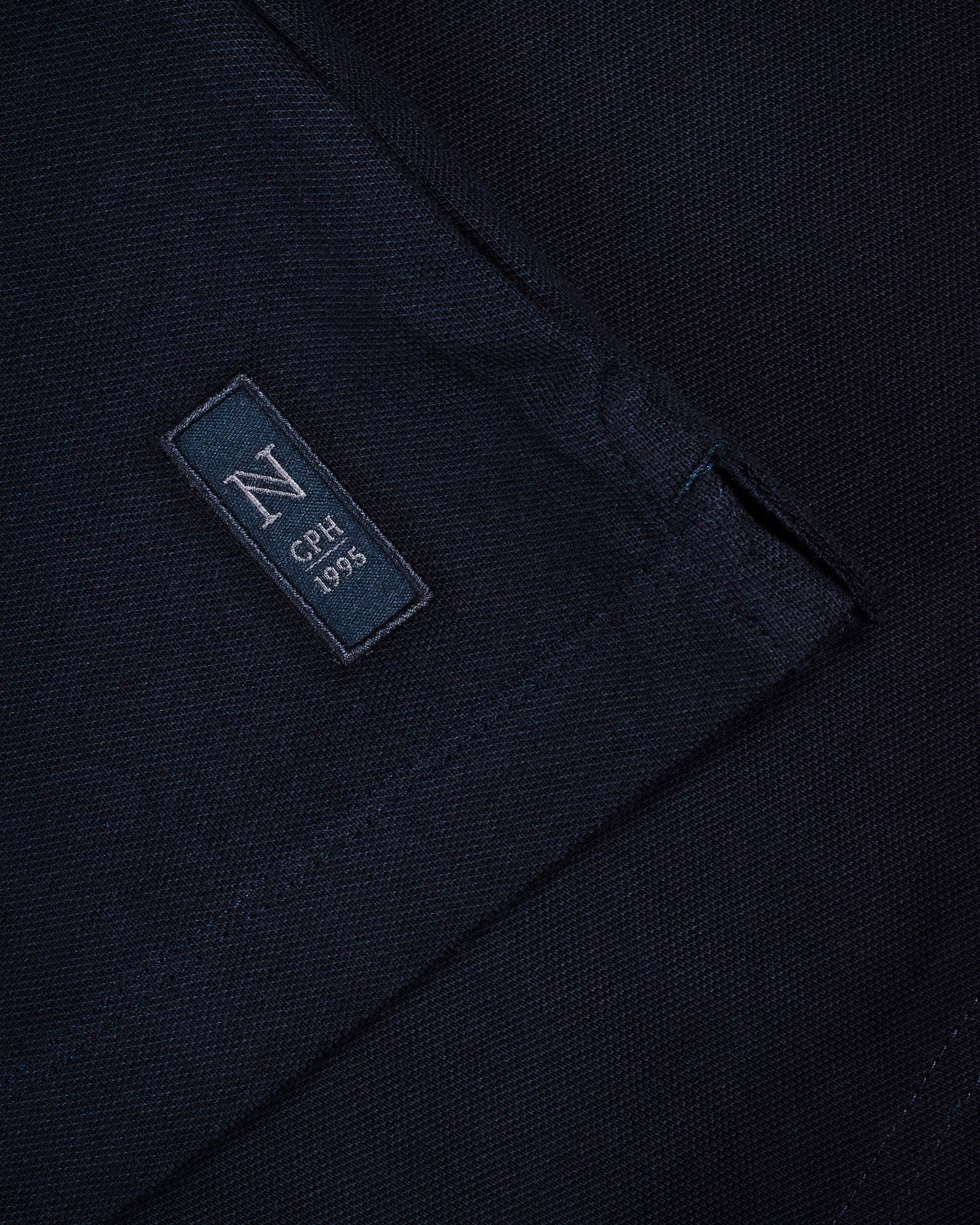 Harvard V Neck Women Dark Navy Closeup 2