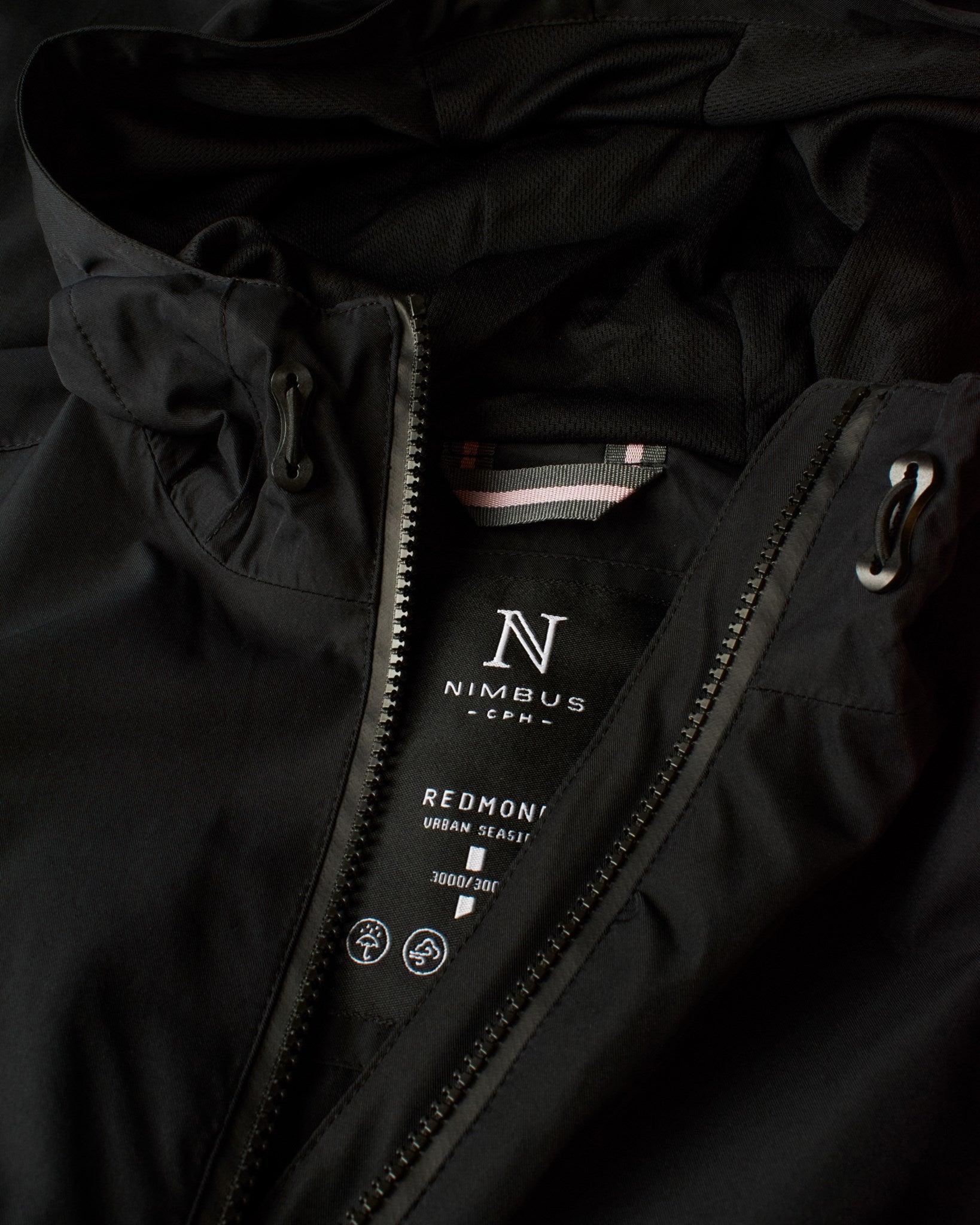 Redmond Women Black Closeup 1