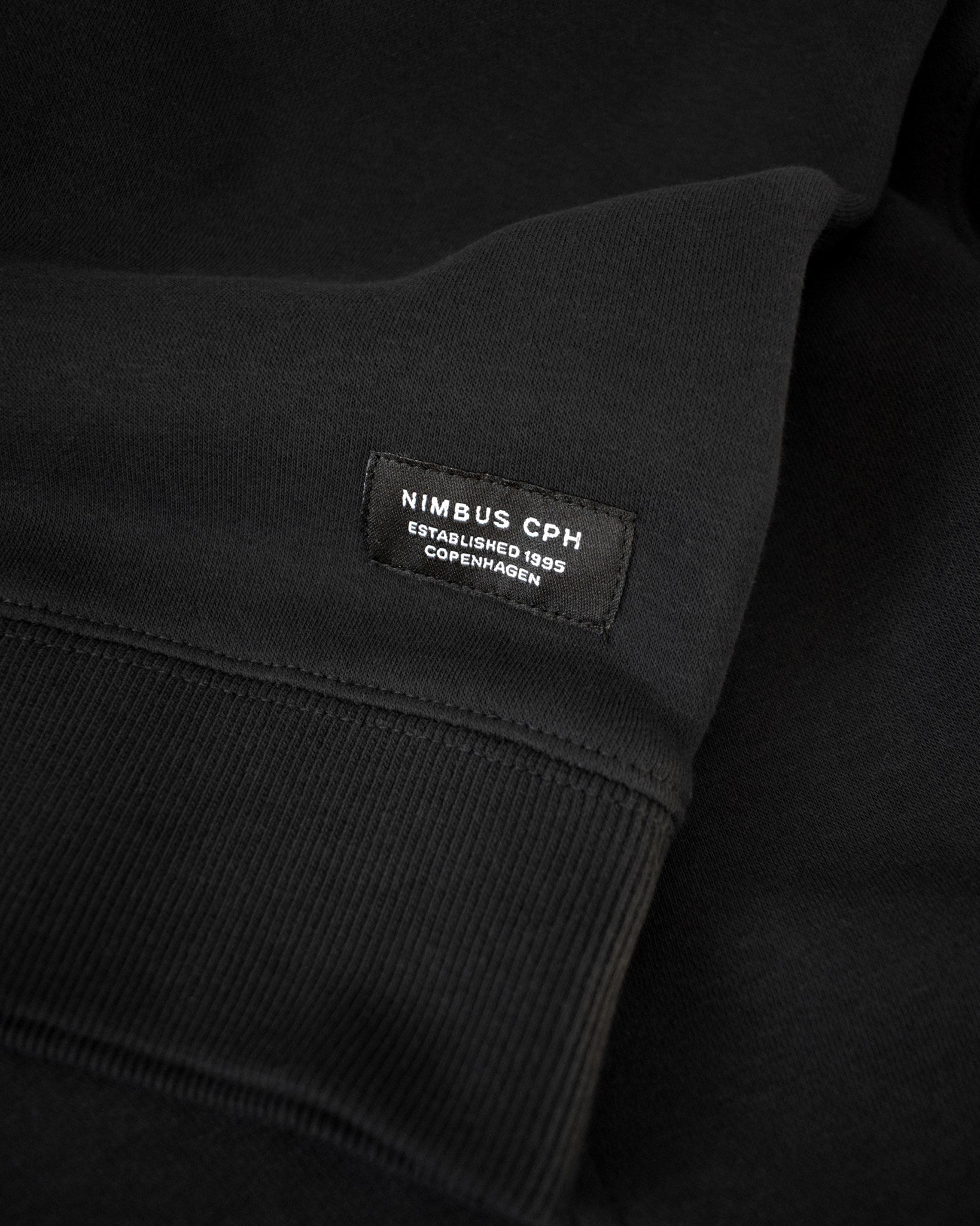 Trenton Unisex Black Closeup 2